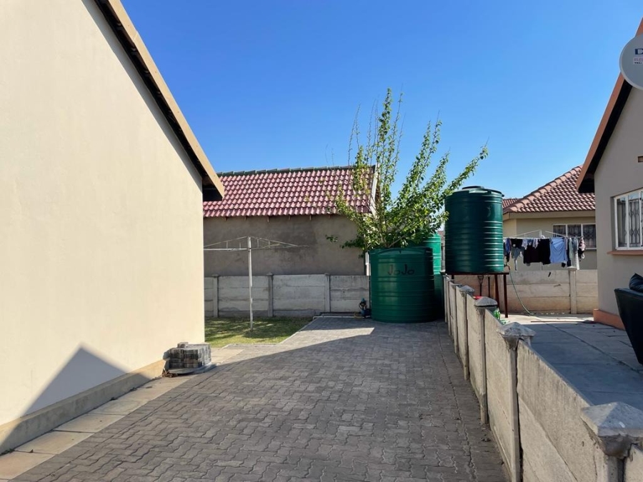 3 Bedroom Property for Sale in Freedom Park North West